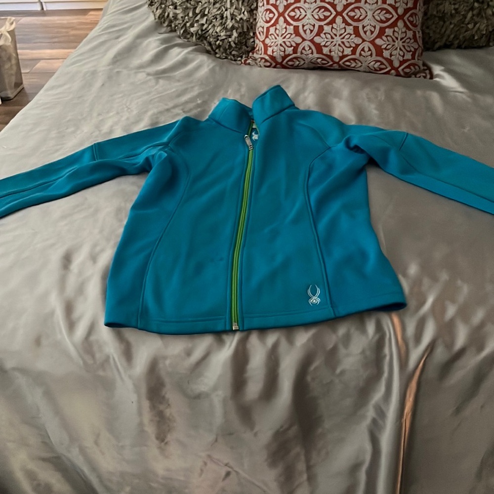 Core shell/ windbreaker…worn twice…excellent condition. Looks like Spyder.